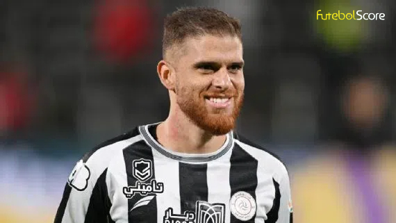 Grêmio chega a acordo com Cuellar, ex-meio-campista do Flamengo